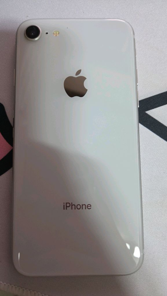 아이폰8 실버 이미지