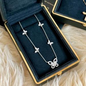 그라프 멀티 버터플라이 목걸이 이미지