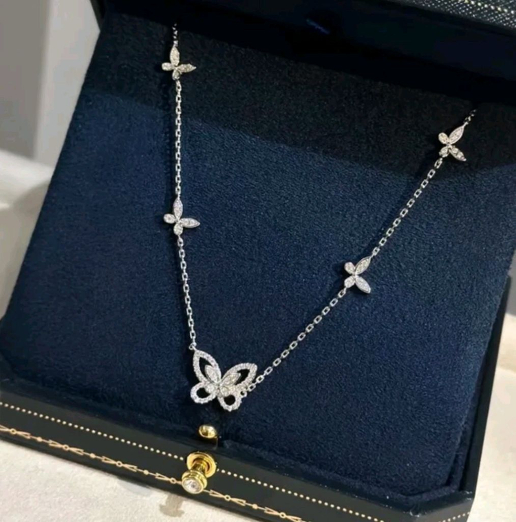 그라프 멀티 버터플라이 목걸이 이미지