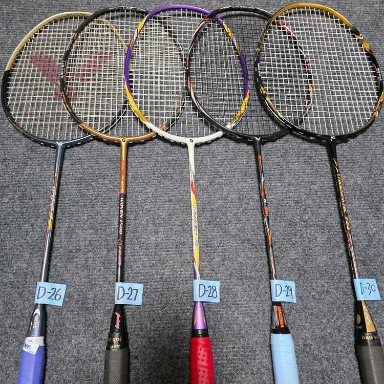 (택포5만원) 경기용 선수용 배드민턴 라켓 저렴히 판매합니다 이미지