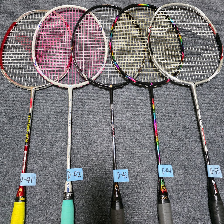 (택포5만원) 경기용 선수용 배드민턴 라켓 저렴히 판매합니다 이미지