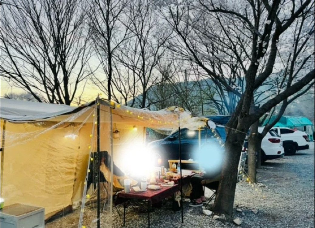 네이처하이크12y에어텐트+전용그라운드시트+유림 우레탄창+더이든전실러그+침실러그 모포 이미지