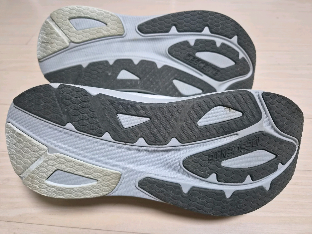 데상트 에너자이트 라이드 V2 245 이미지