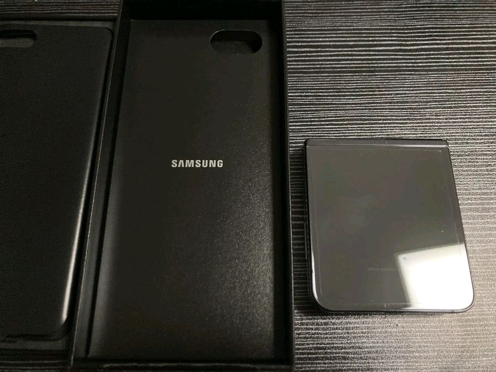 갤럭시 Z 플립5 그라파이트, 박스 풀세트 S급 이미지