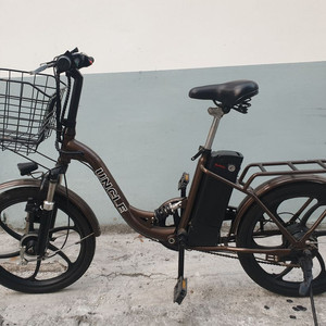 벨로스타 엉클 접이식 전기자전거 이미지