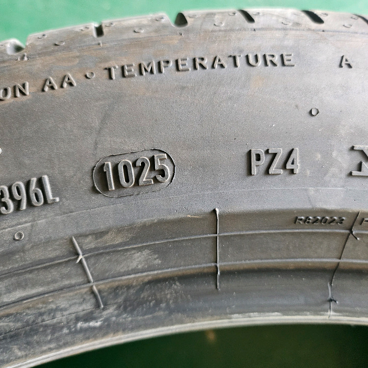 245 45 19 피렐리 임판급 중고 팝니다 이미지