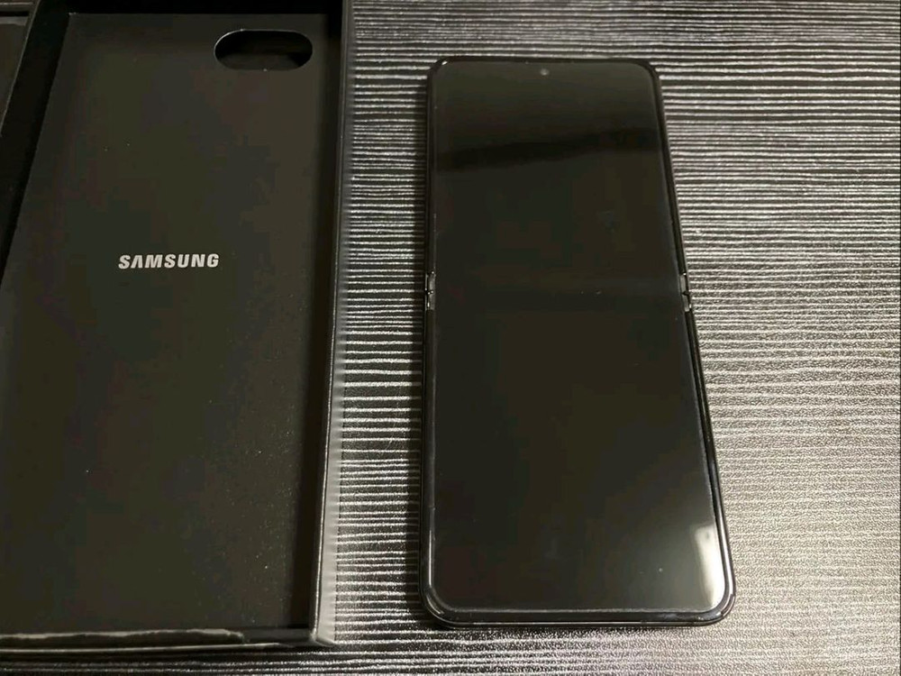 갤럭시 Z 플립5 그라파이트, 박스 풀세트 S급 이미지