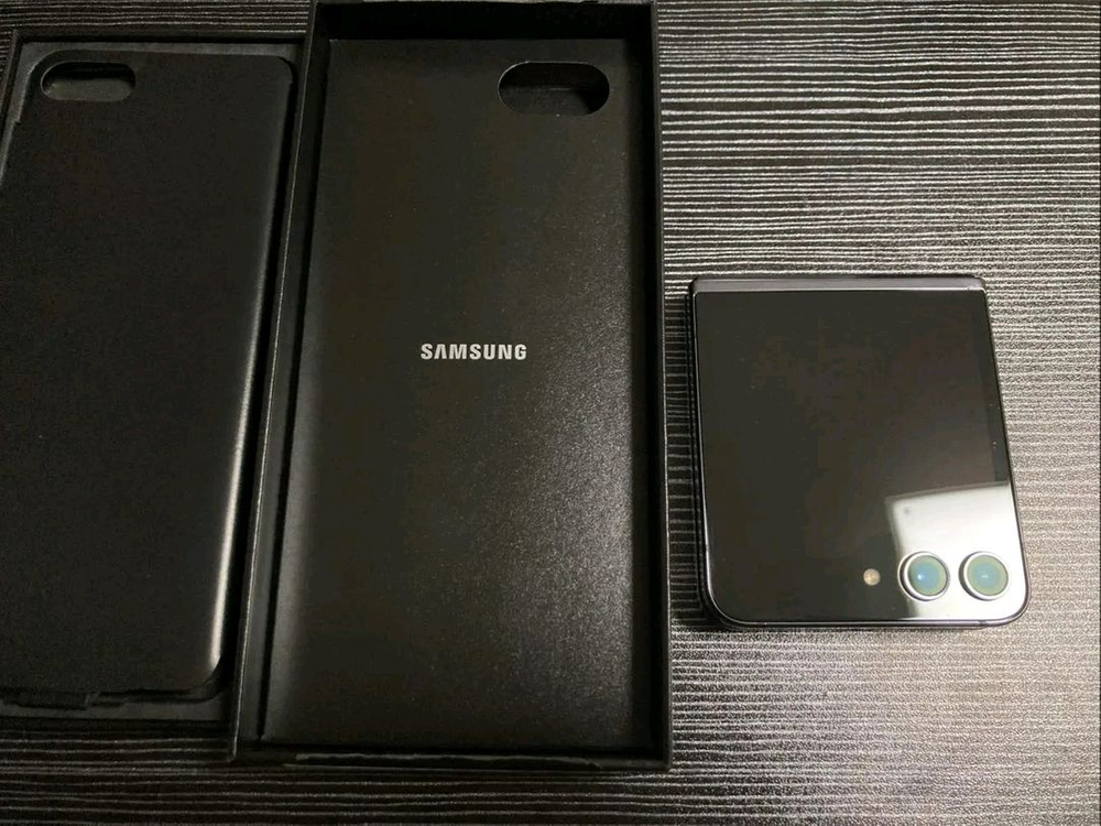 갤럭시 Z 플립5 그라파이트, 박스 풀세트 S급 이미지