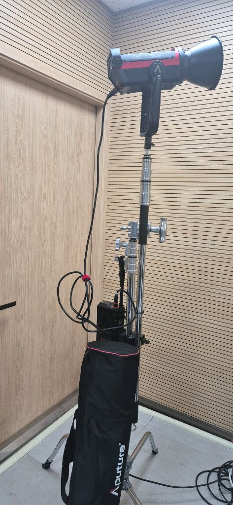 (무조건세트판매)조명어퓨쳐 COB300d II + 라이트돔 II 이미지