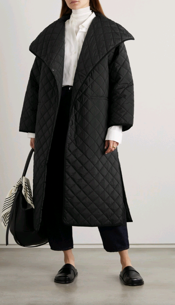 토템(TOTEM) 시그니처 퀼티드 코트 블랙 이미지