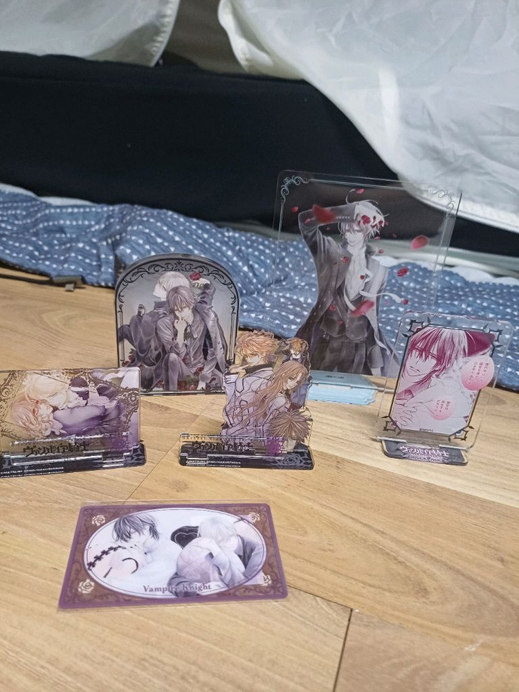 뱀파이어기사 굿즈들 이미지