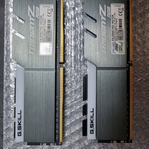 지스킬 DDR4-3200 CL16 트라이던트 Z 8GB 2개 이미지