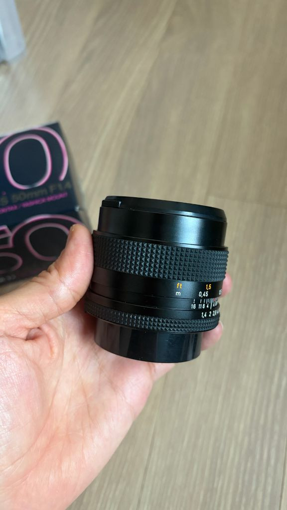 콘탁스 플라나 50mm f1.4 이미지