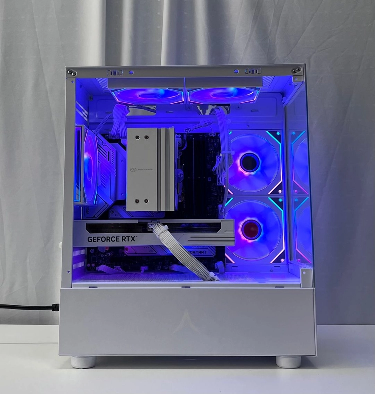 [새제품] I5 14400F + RTX 5060 노멀한 화이트 컨셉 컴퓨터 이미지