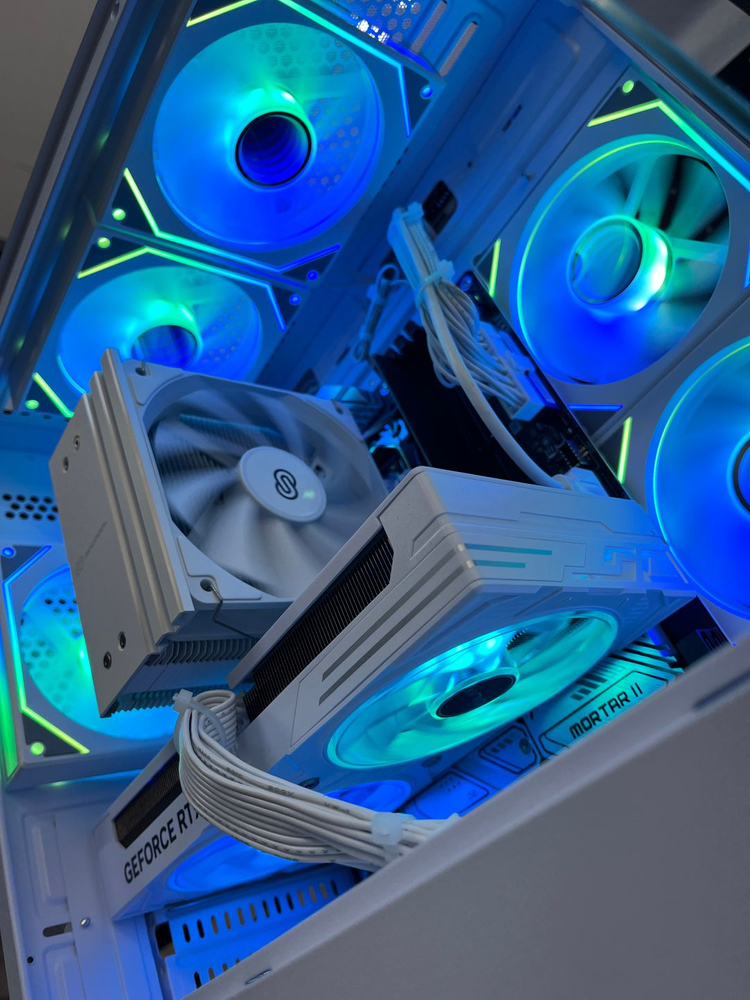 [새제품] I5 14400F + RTX 5060 노멀한 화이트 컨셉 컴퓨터 이미지