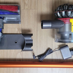 깨끗하게 세척한 다이슨 청소기 V7(20분 연속동작) 이미지