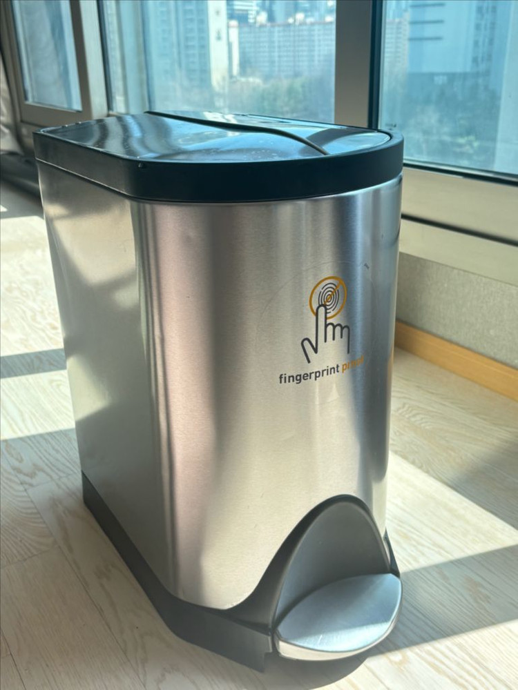 심플휴먼 버터플라이 쓰레기통 20l 이미지