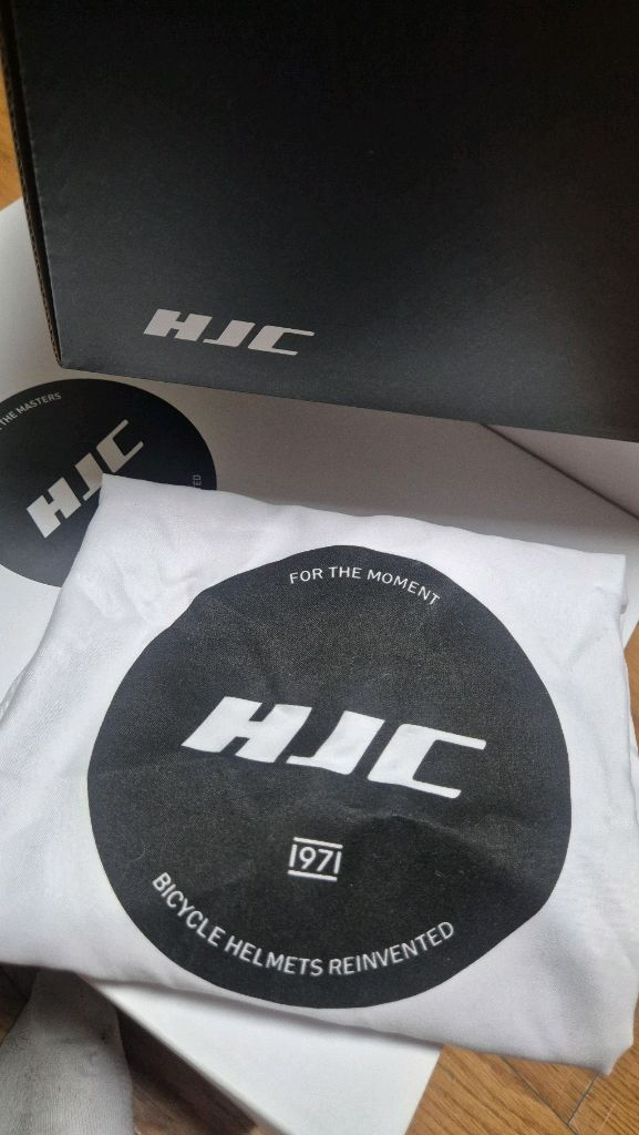 HJC 퓨리온 3 토탈에너지 에디션 헬멧 팝니다 이미지