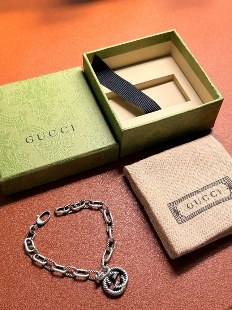구찌 인터로킹 G 앤틱 티위스트 팔찌 이미지