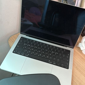 맥북 프로 14인치 m4 실버 이미지