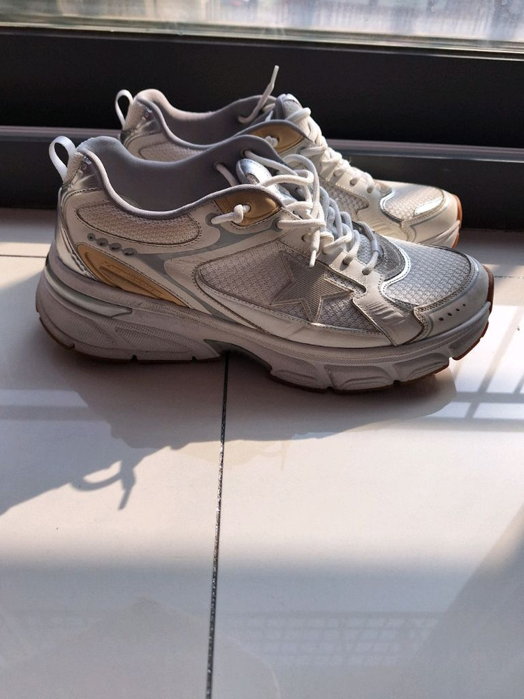 골든구스 라이트스타 판매해요 이미지