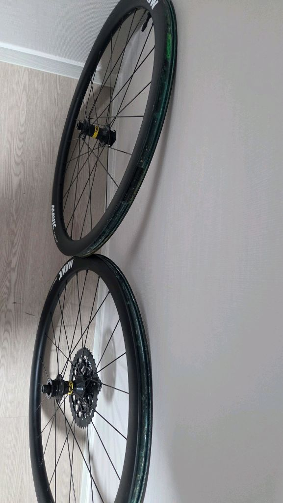 마빅 코스믹 S42 로드 그래블 휠셋 이미지