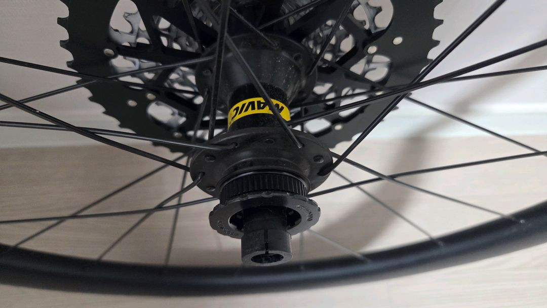 마빅 코스믹 S42 로드 그래블 휠셋 이미지