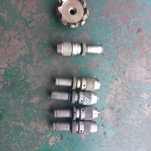 범용밀링 사용공구 (페이스카타.드릴척) 이미지