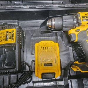 디월트 20V MAX 브러쉬리스 충전 해머 드릴 세트 이미지