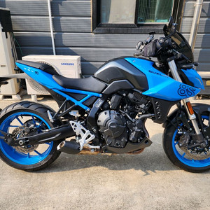 24년식 스즈키 GSX-8S 블루 신차급 판매 이미지