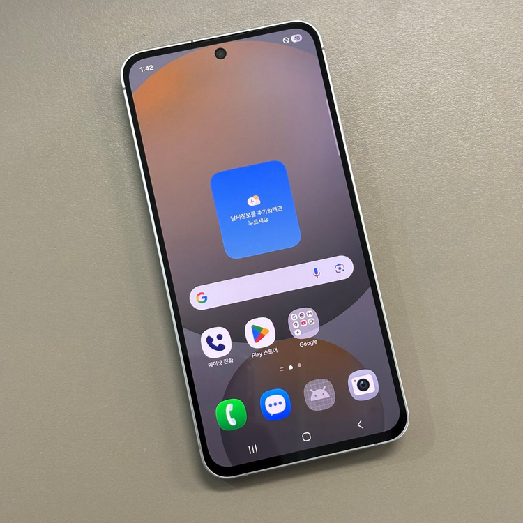 갤럭시S24FE 실버색상 256용량 25년6월개통 S급 깨끗한단말기 정상해지 공기계 이미지