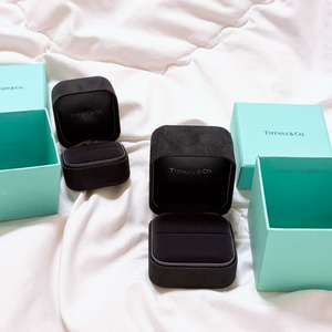 티파니 반지 케이스 이미지