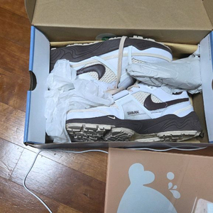 스캇나이키 줌필드 285팝니다 이미지