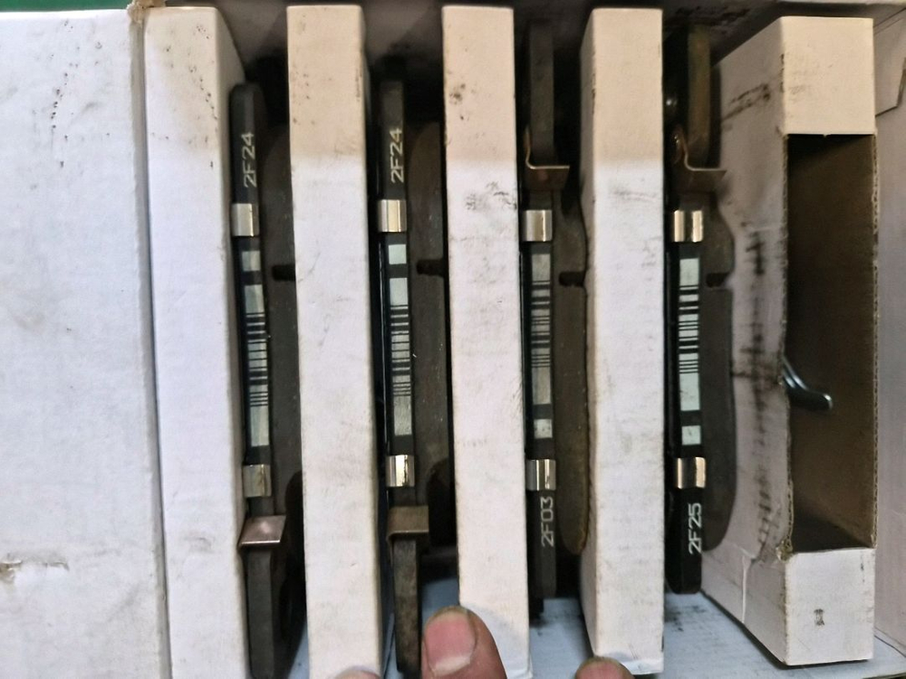 신형제네시스G80 (정품중고)앞브레이크패드(4P)팝니다 이미지