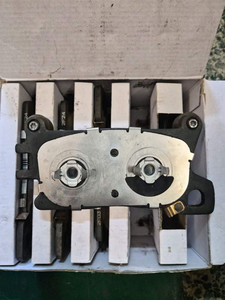 신형제네시스G80 (정품중고)앞브레이크패드(4P)팝니다 이미지