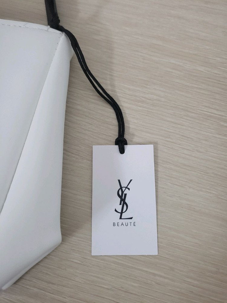 정품) 입생로랑 화이트 손잡이 파우치 (코스메틱 이미지