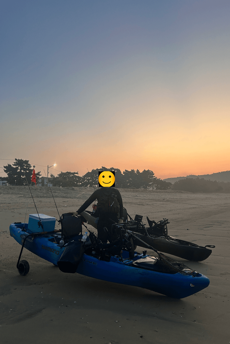 카약 용품 정리: 네이티브 프로펠13, 네이티브 사이드킥, 가민 어탐기, 툴레 훌라베이터 897XT 이미지