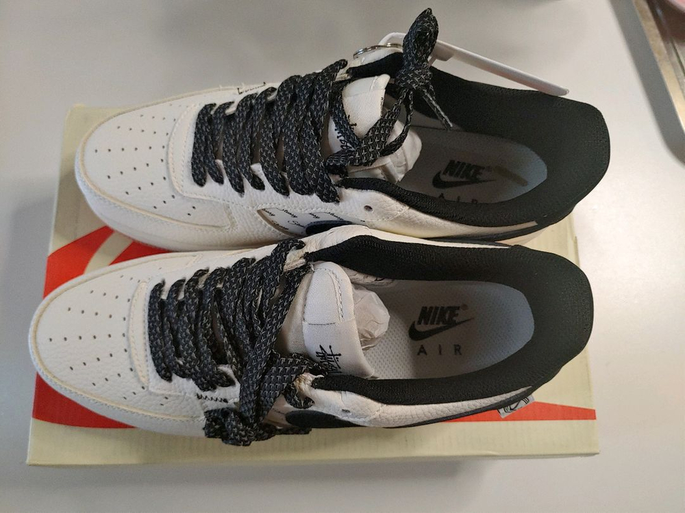 나이키 에어포스1 스투시 콜라보 한정 270mm새상품 개간지. 이미지