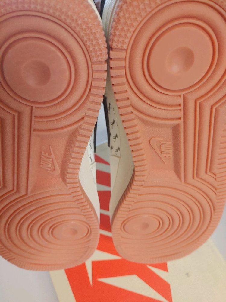 나이키 에어포스1 스투시 콜라보 한정 270mm새상품 개간지. 이미지