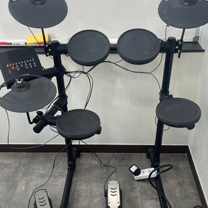 야마하 전자드럼 DTX-400K 입니다. 이미지