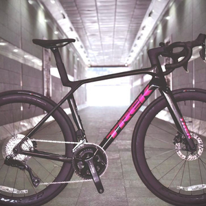 트렉 마돈 SL6 26년 블랙 / 바이크비 전용 핑크 에디션 이미지