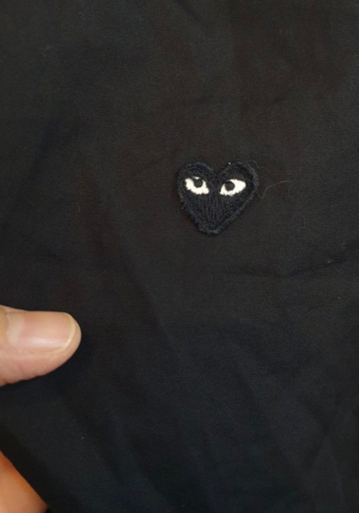 꼼데가르송 미니하트셔츠m사이즈자연스런착용감정도있습니다 이미지