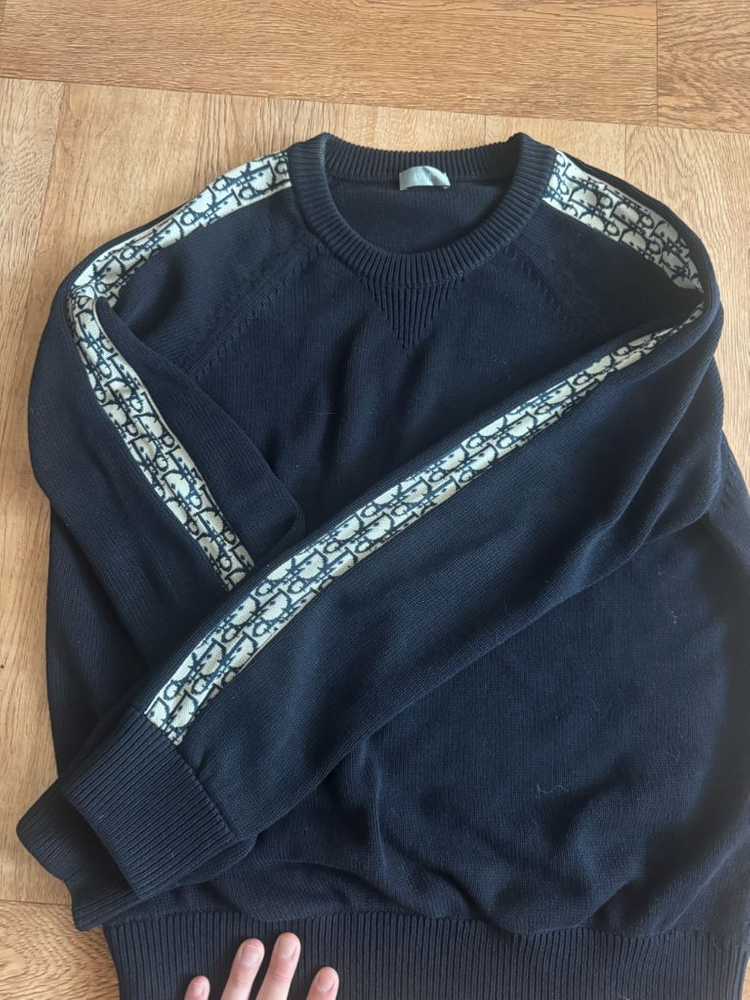 디올 오블리크 니트 이미지