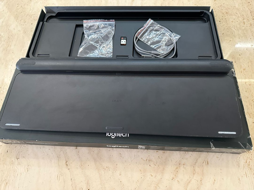 로지텍 크래프트 키보드 이미지