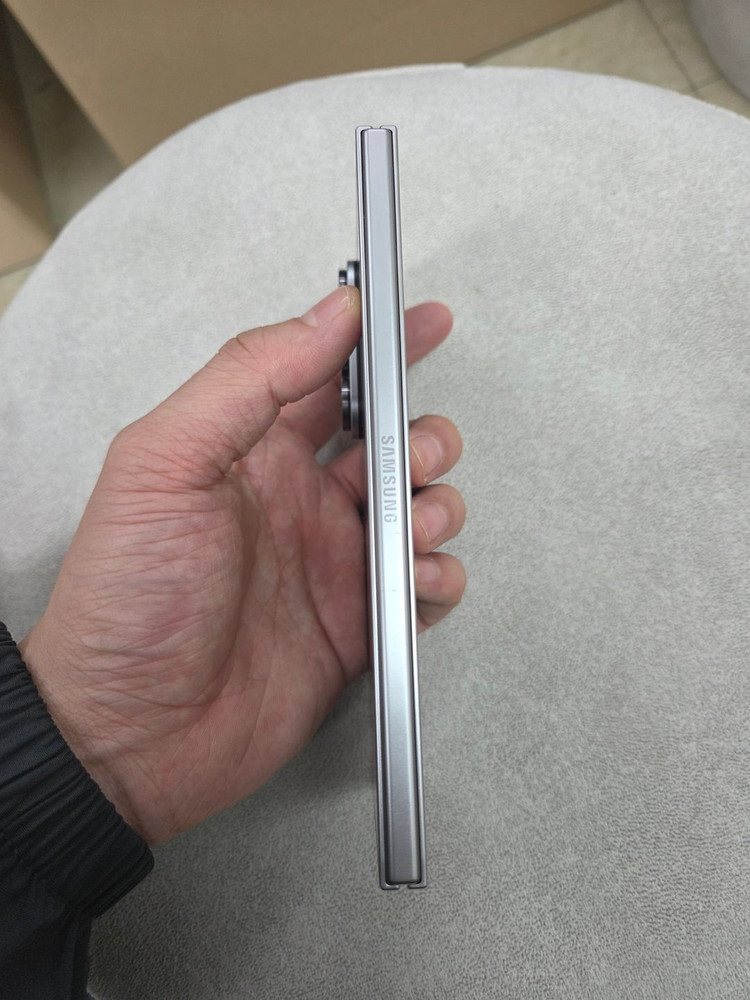 [140만]S급 갤럭시Z플립7 실버 512기가 이미지