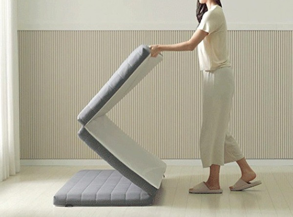 3단 접이식 매트리스 (토퍼) 슈퍼싱글만 1개 팝니다 이미지