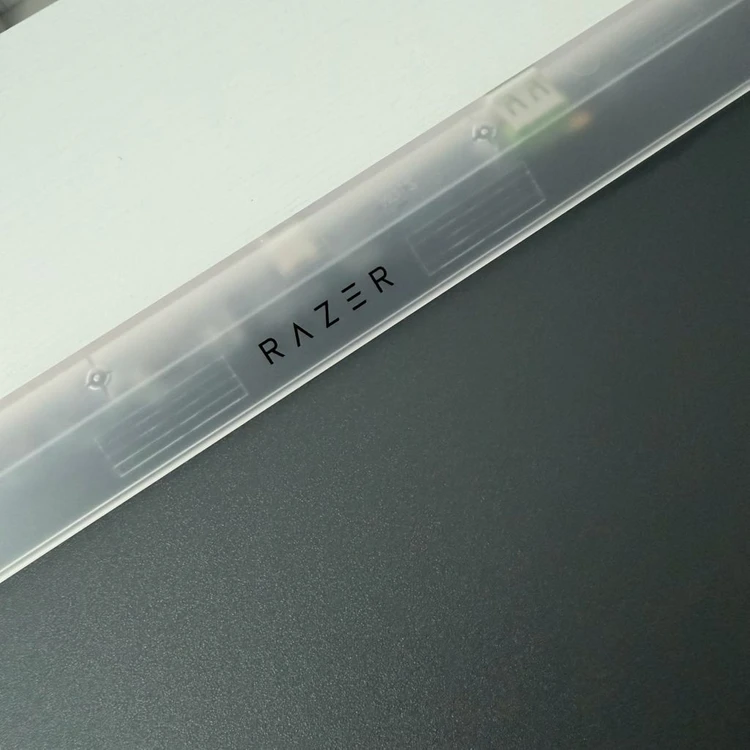 레이저 파이어플라이v2프로 팬텀화이트 이미지