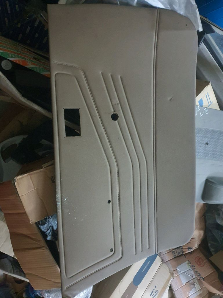 구형 프라이드 3도어 중고 문짝판매.5도어 도어트림 베이지 이미지