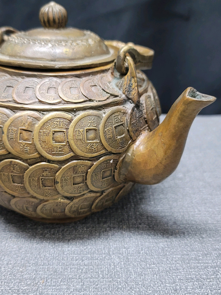 황동 엽전 주전자 이미지