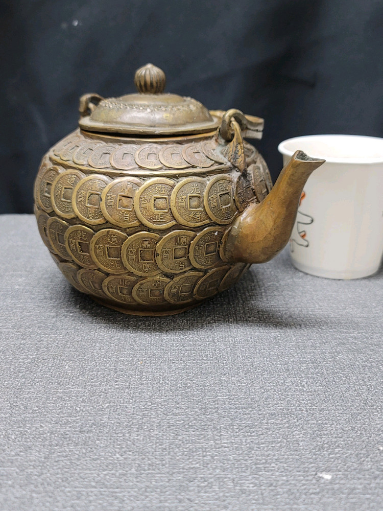 황동 엽전 주전자 이미지